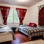 Villa Santa's Closest Neighbor
