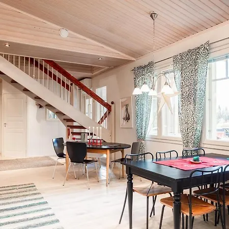 Vila Santa's Closest Neighbor