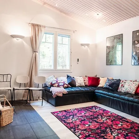 Santa's Closest Neighbor