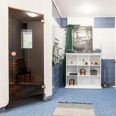 Huvilat Santa's Closest Neighbor