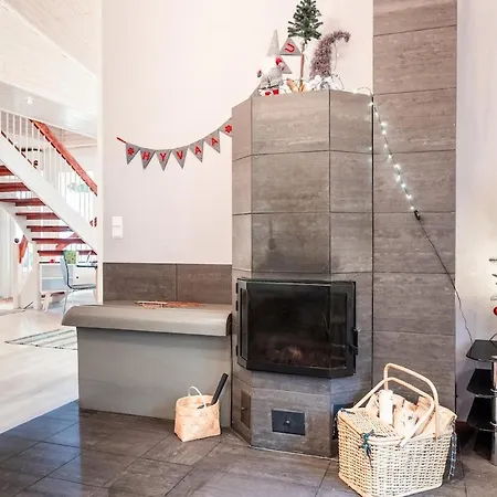 Santa's Closest Neighbor