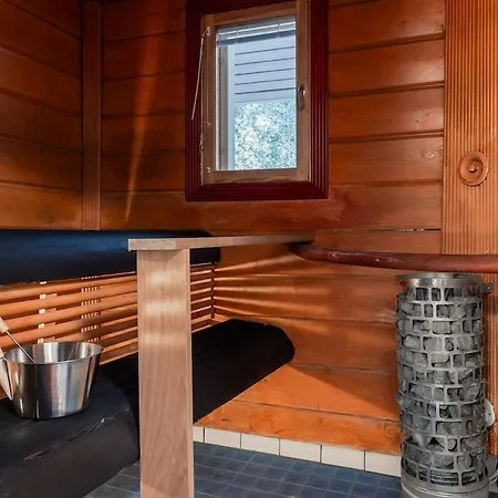 Santa's Closest Neighbor *