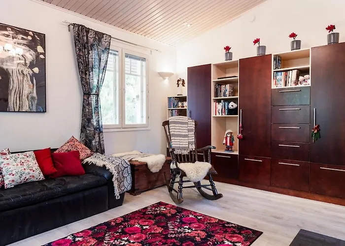 Villa Santa's Closest Neighbor *