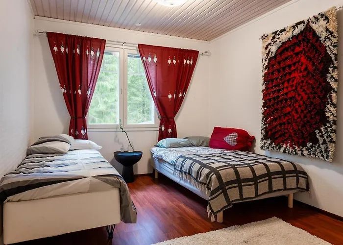 Villa Santa's Closest Neighbor