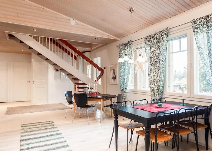 Villa Santa's Closest Neighbor