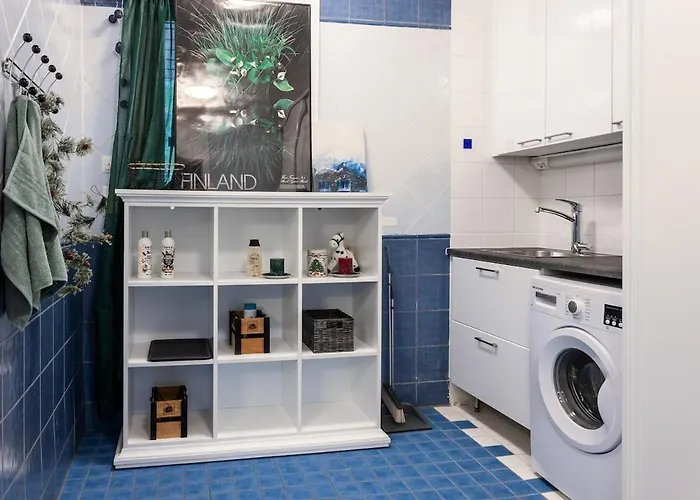 Santa's Closest Neighbor