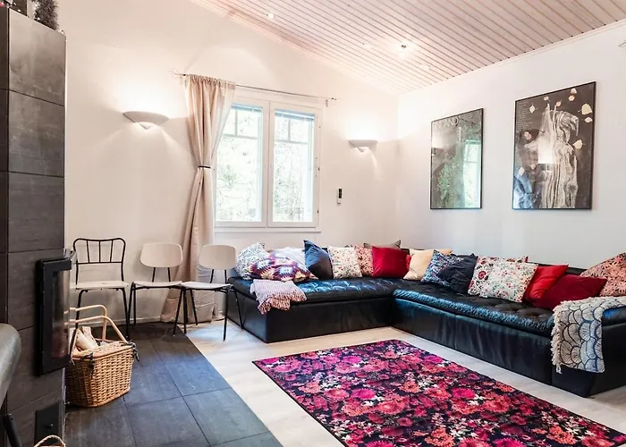 Santa's Closest Neighbor