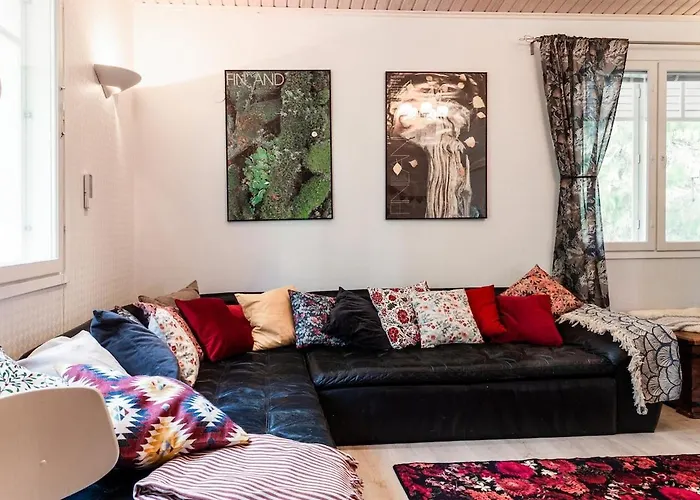 Villa Santa's Closest Neighbor *