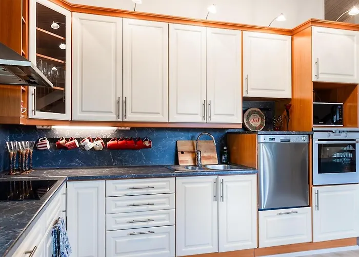 Santa's Closest Neighbor