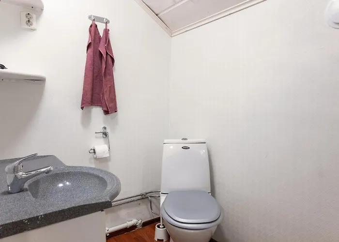 Santa's Closest Neighbor *